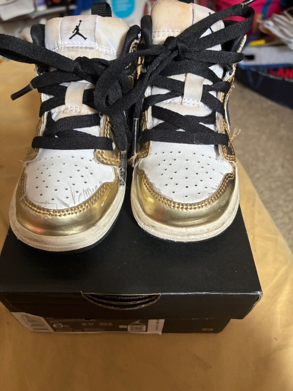 Jordan Kids High-Top Sneakers in White, Gold and Black size 6c toddler retro 1